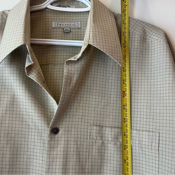 Lightweight soft dress shirt button up plaid size large office casual work - Picture 6 of 8